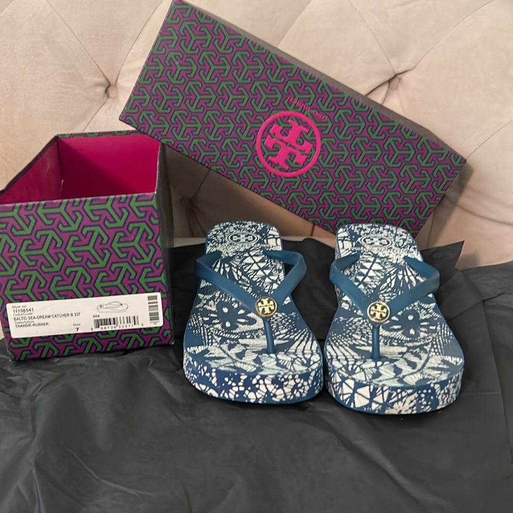 Tory Burch Thandie wedge flip flops size 7 Baltic Sea